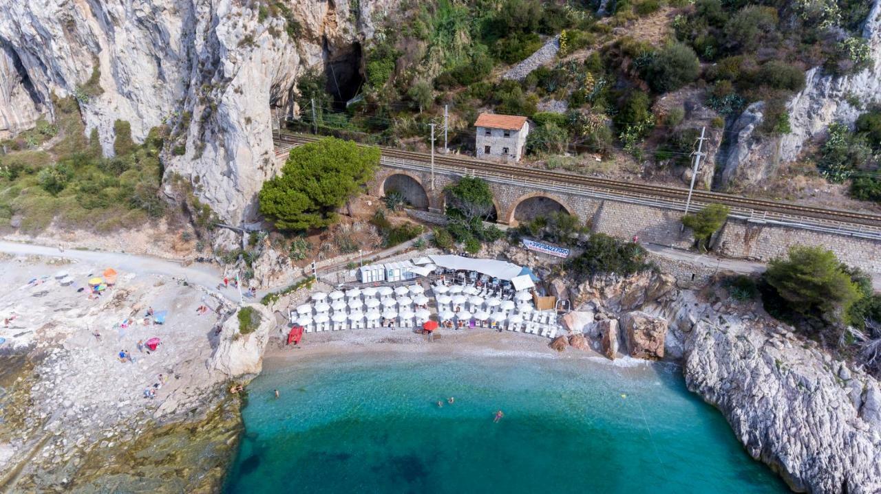 Una Terrazza Sul Mare - Balzi Rossi Lägenhet Ventimiglia Exteriör bild